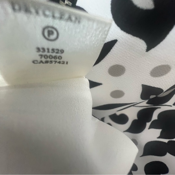 Talbots Dress Black & White Floral V Neck Shirt Sleeves Exposed Back Zipper 4 👍 - Picture 8 of 8